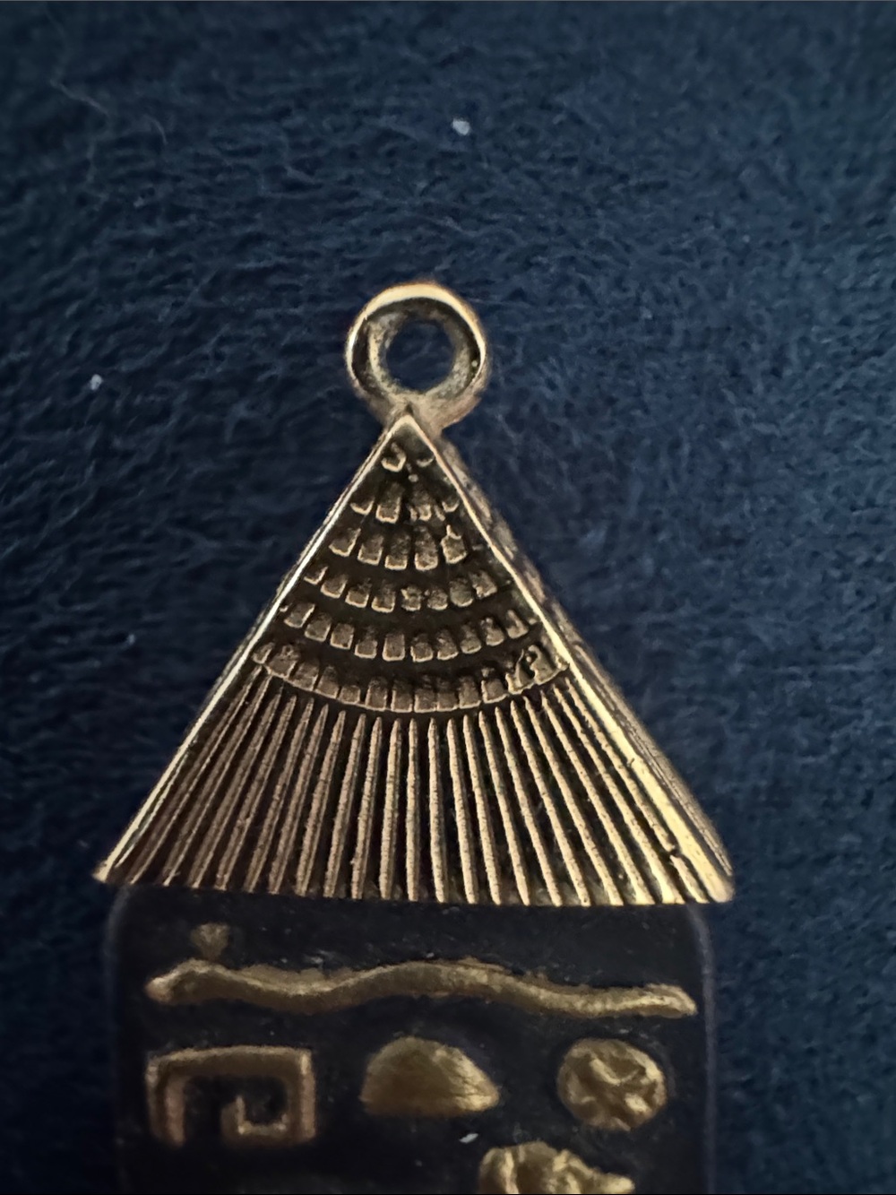 Wedgwood Gold and Black Egyptian Obelisk Pendant - Picture 4 of 8